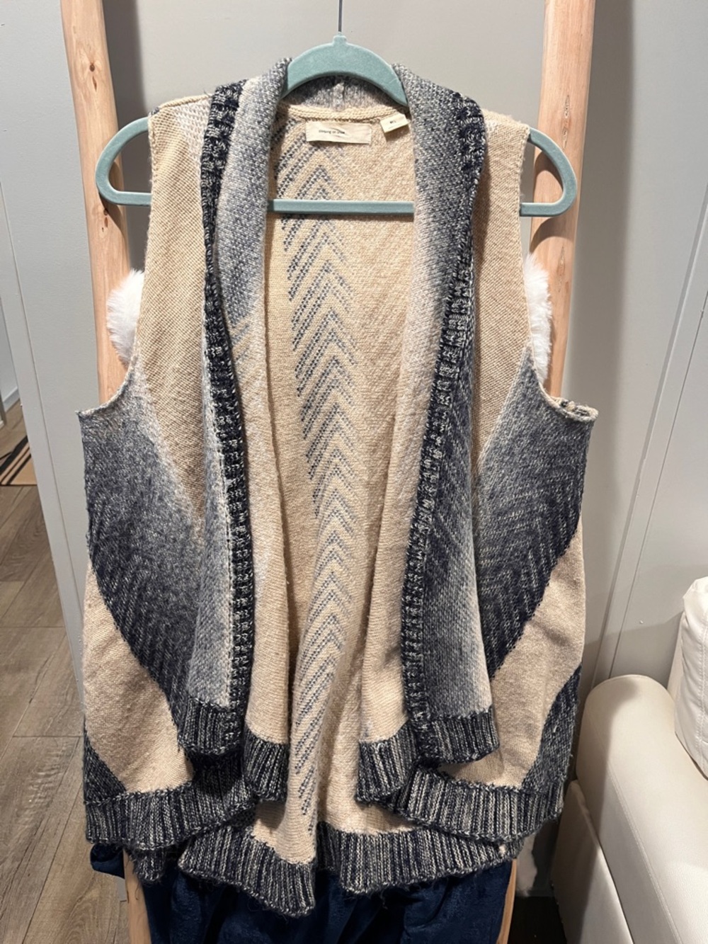 Open-Front Knit Cardigan Vest in Beige and Gray